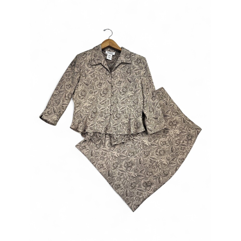 Miss Dorby Petite 8P Floral Two-Piece Skirt Set
